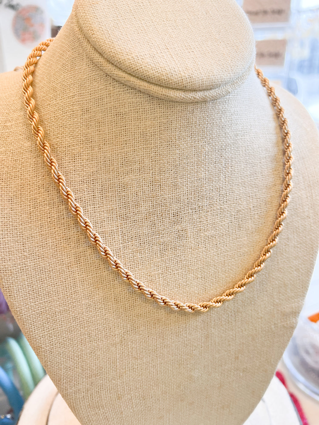 N106 Matte Rope Necklace